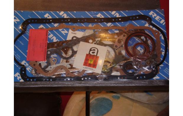 Une pochette de joints pour FORD FIESTA Une pochette de joints pour FORD FIESTA