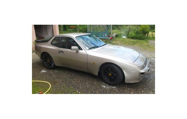 porsche 944