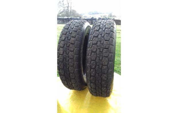 2 pneus cloutés TRX A3 12/58-340 2 pneus cloutés TRX A3 12/58-340