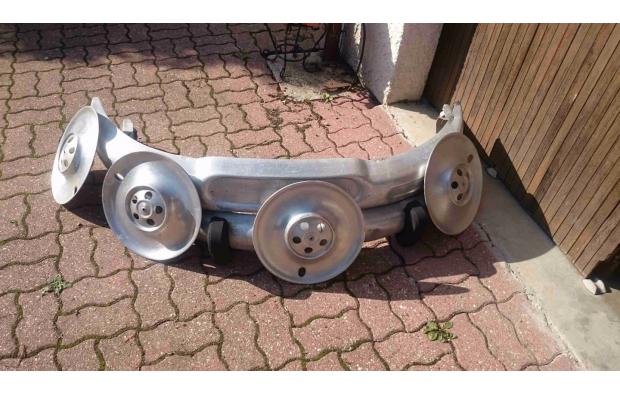 Pare chocs et enjoliveur de PANHARD PL17 Pare chocs et enjoliveur de PANHARD PL17