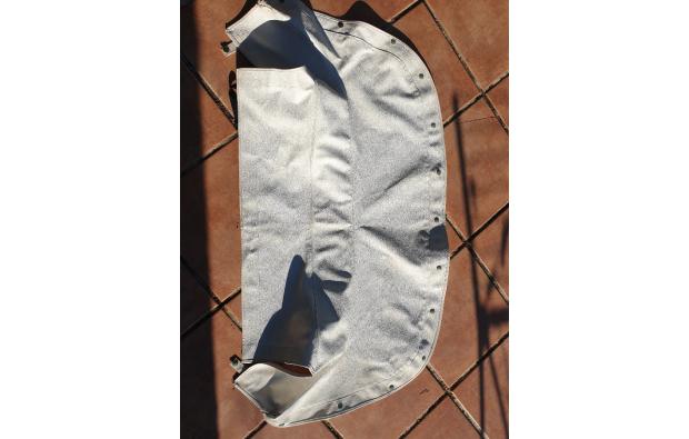 Couvre-capote blanche Triumph TR4 Couvre-capote blanche Triumph TR4