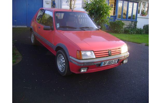 205 GTI 1,6 de 25 ans bientôt rare ! 205 GTI 1,6 de 25 ans bientôt rare !
