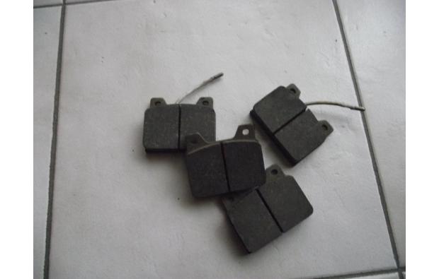 PLAQUETTES DE FREINS 504 PLAQUETTES DE FREINS 504