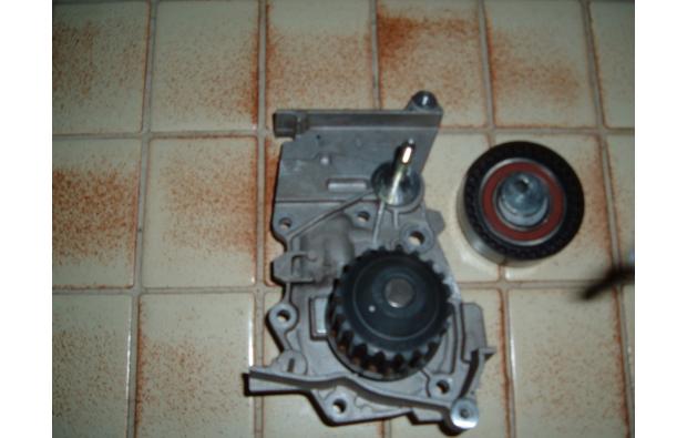  pompe a eau pour moteur renault 1,4 mpi