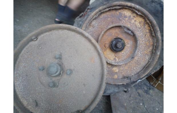 ROUE PLEINE RENAULT CACHE LAITON ROUE PLEINE RENAULT CACHE LAITON