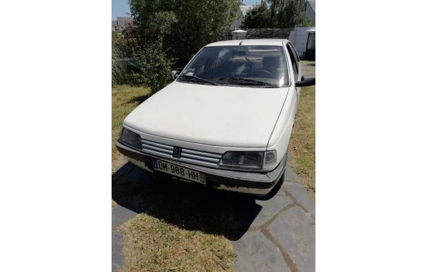 vend PEUGEOT 405 pour pièces