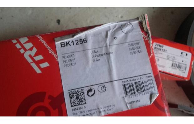 Kit de frein AR pour Peugeot J7/J9 Kit de frein AR pour Peugeot J7/J9