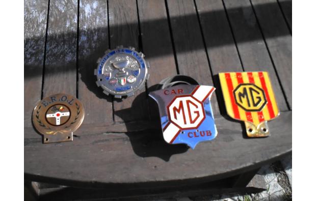 4 BADGES DE CALANDRE VOITURE COLLECTION