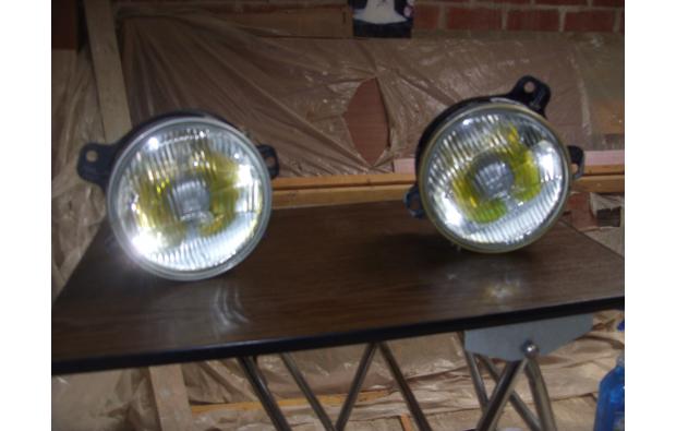 2 P   PHARES DE BMW  315 OU 316  DE 1980