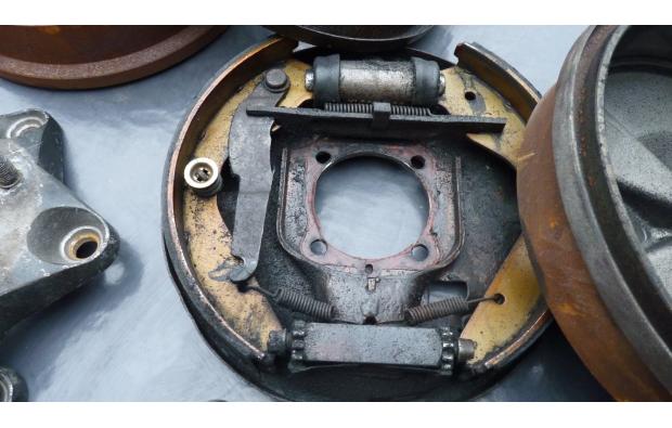 tambours freins arrière vw type 3 ou cox tambours freins arrière vw type 3 ou cox