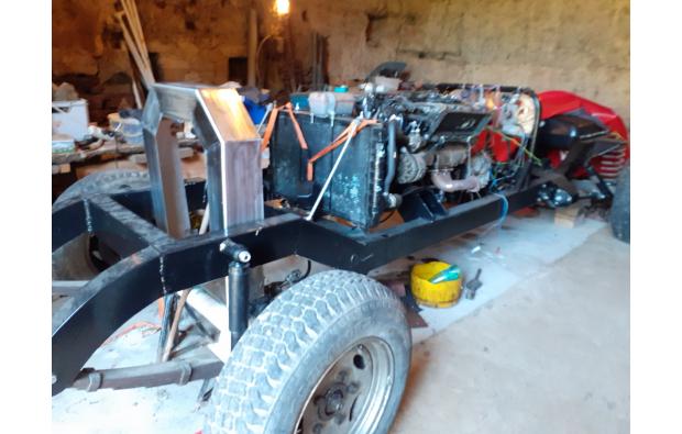 chassis Jaguar v12 ou XJ6 moteur chassis Jaguar v12 ou XJ6 moteur